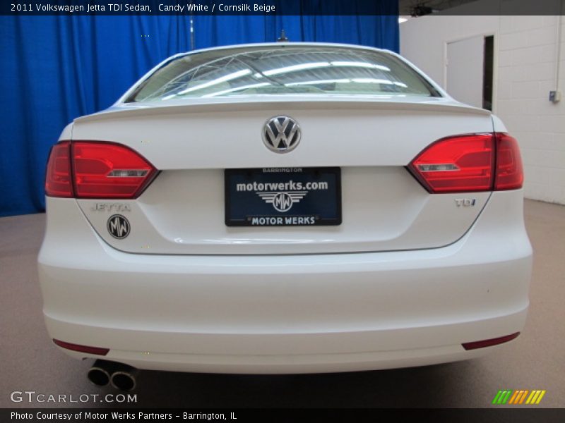 Candy White / Cornsilk Beige 2011 Volkswagen Jetta TDI Sedan