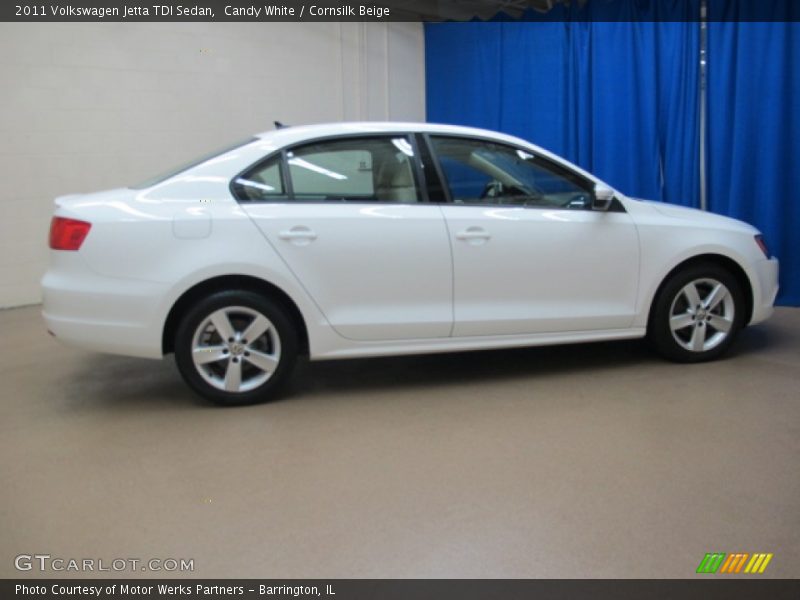 Candy White / Cornsilk Beige 2011 Volkswagen Jetta TDI Sedan