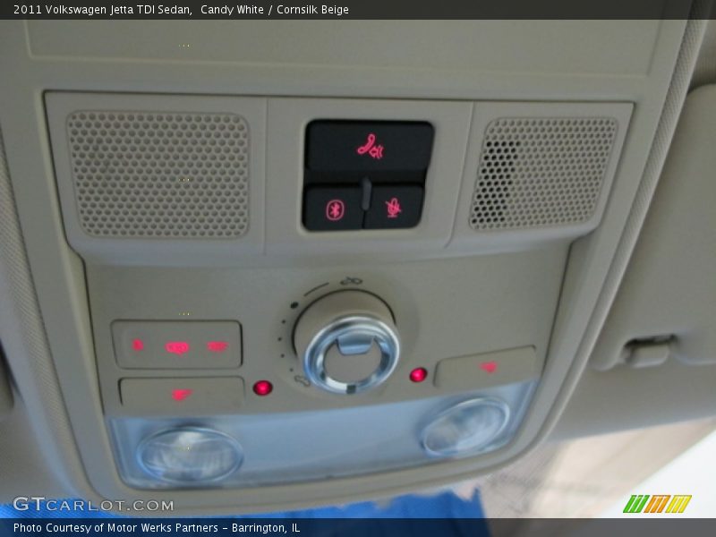 Candy White / Cornsilk Beige 2011 Volkswagen Jetta TDI Sedan