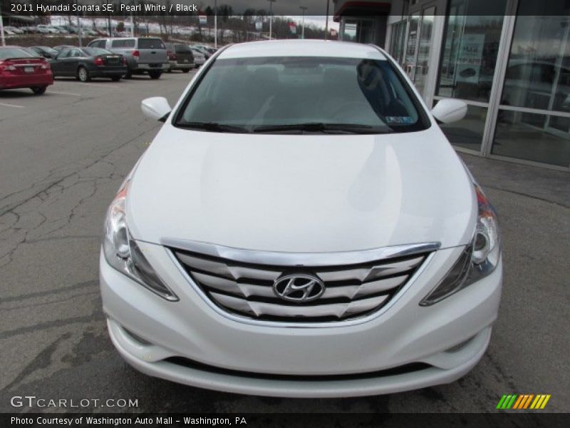 Pearl White / Black 2011 Hyundai Sonata SE