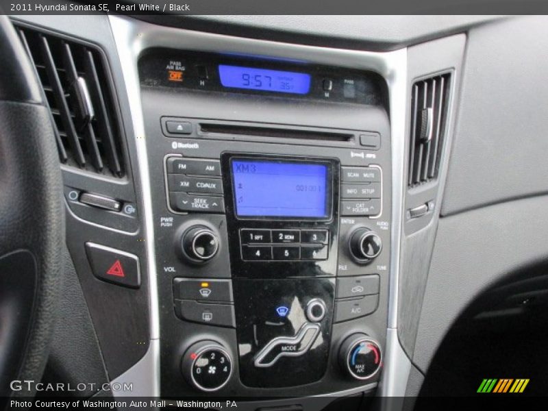 Pearl White / Black 2011 Hyundai Sonata SE