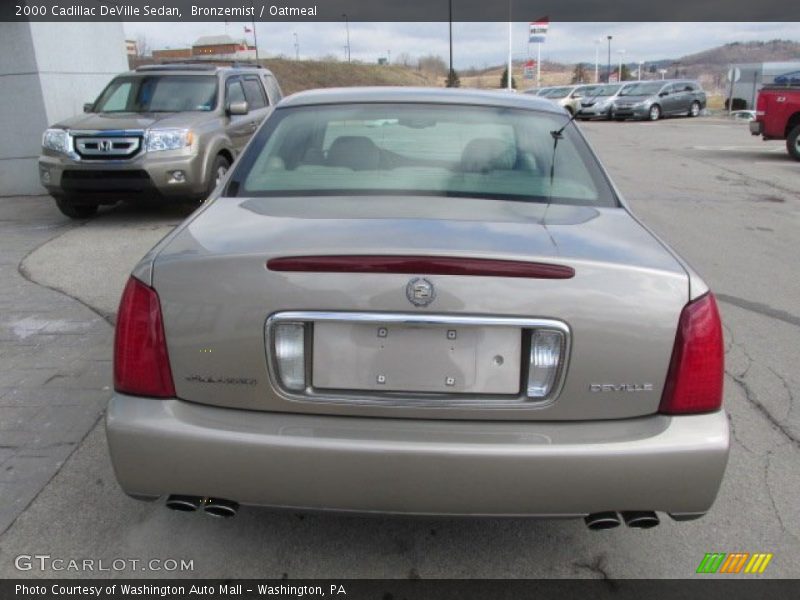 Bronzemist / Oatmeal 2000 Cadillac DeVille Sedan