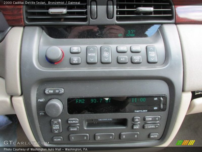 Bronzemist / Oatmeal 2000 Cadillac DeVille Sedan