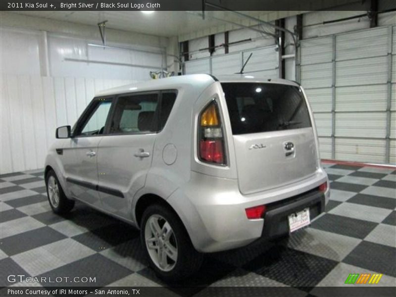 Bright Silver / Black Soul Logo Cloth 2011 Kia Soul +