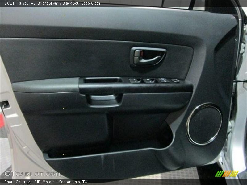 Bright Silver / Black Soul Logo Cloth 2011 Kia Soul +