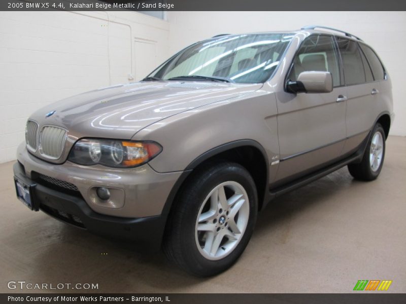 Front 3/4 View of 2005 X5 4.4i