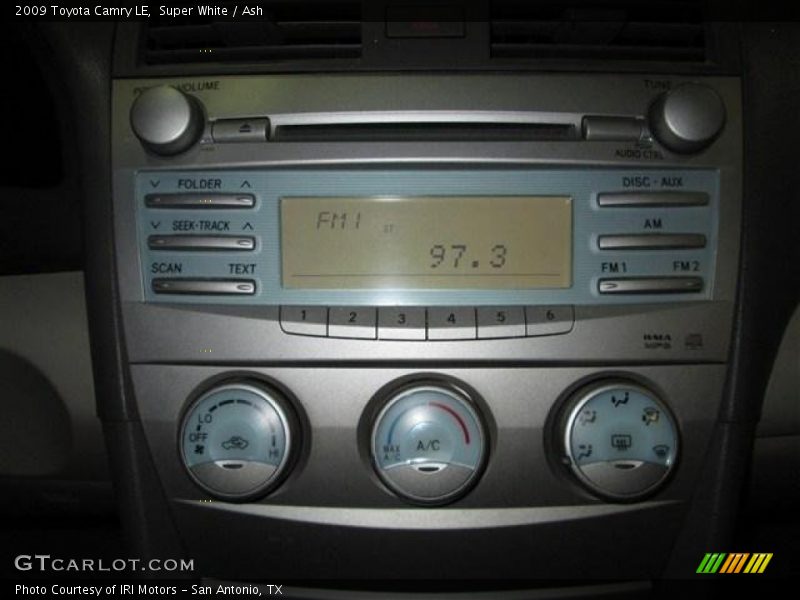 Super White / Ash 2009 Toyota Camry LE