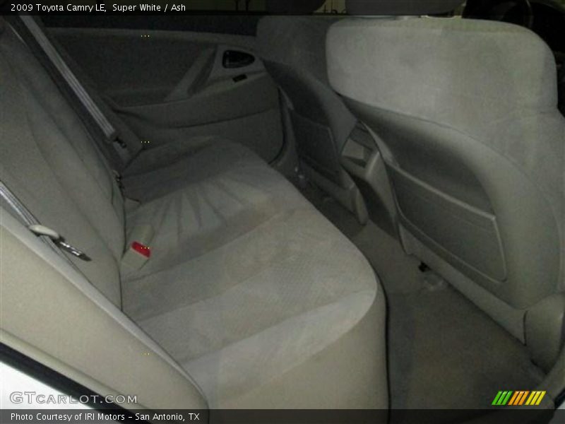 Super White / Ash 2009 Toyota Camry LE