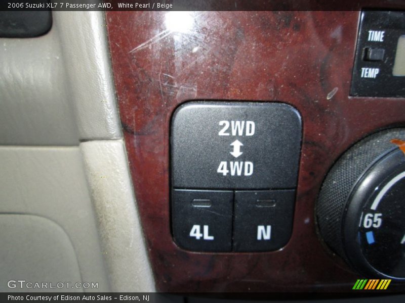 White Pearl / Beige 2006 Suzuki XL7 7 Passenger AWD