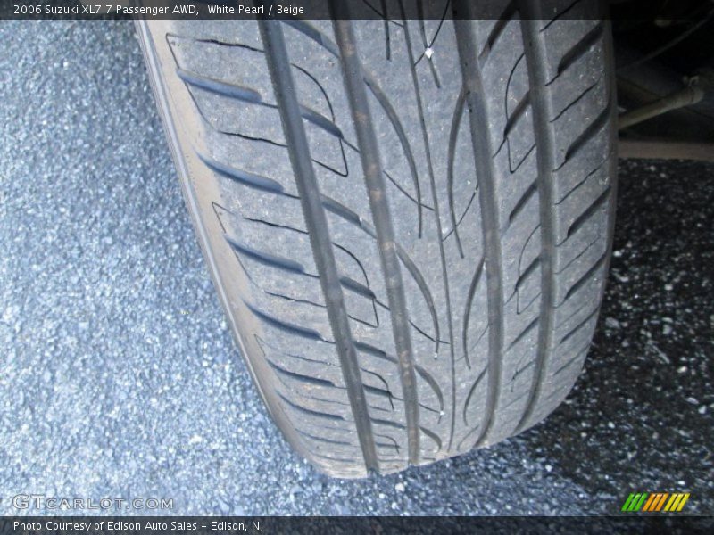 White Pearl / Beige 2006 Suzuki XL7 7 Passenger AWD