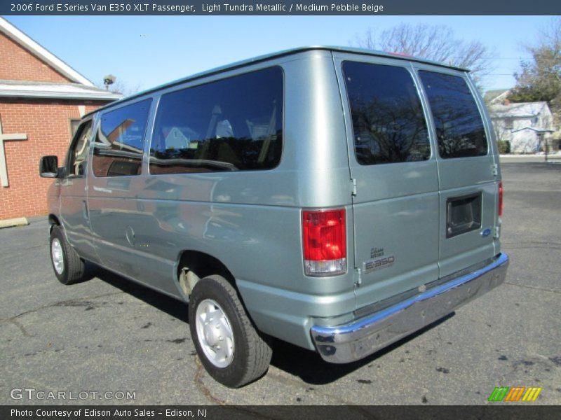 Light Tundra Metallic / Medium Pebble Beige 2006 Ford E Series Van E350 XLT Passenger