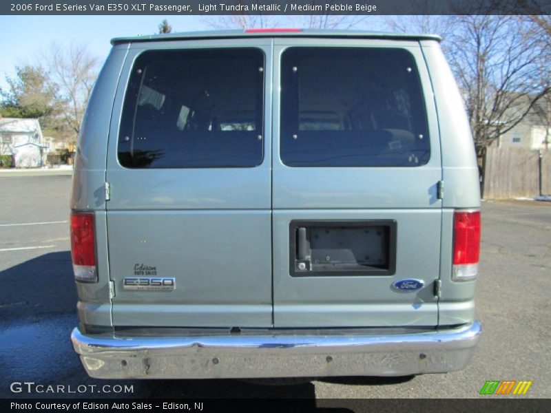 Light Tundra Metallic / Medium Pebble Beige 2006 Ford E Series Van E350 XLT Passenger