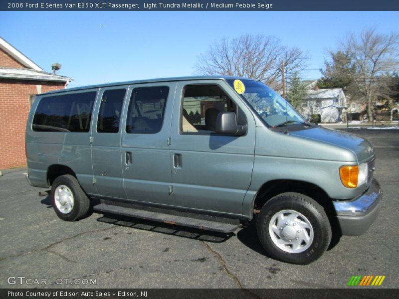 Light Tundra Metallic / Medium Pebble Beige 2006 Ford E Series Van E350 XLT Passenger
