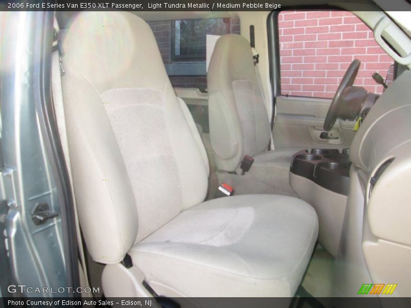 Light Tundra Metallic / Medium Pebble Beige 2006 Ford E Series Van E350 XLT Passenger