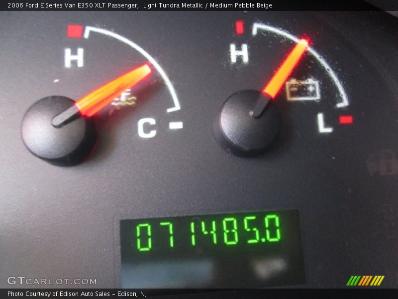 Light Tundra Metallic / Medium Pebble Beige 2006 Ford E Series Van E350 XLT Passenger