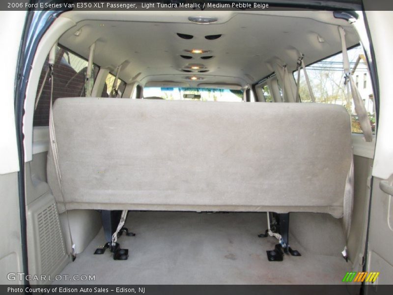 Light Tundra Metallic / Medium Pebble Beige 2006 Ford E Series Van E350 XLT Passenger