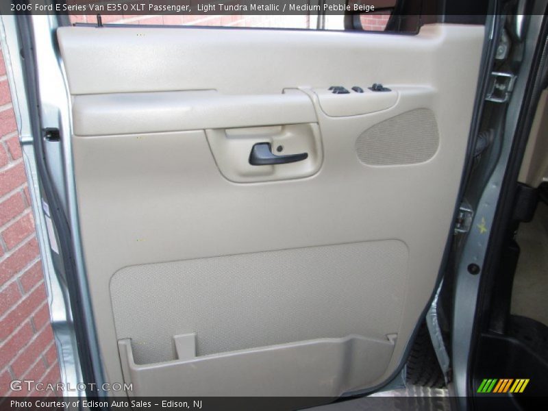 Light Tundra Metallic / Medium Pebble Beige 2006 Ford E Series Van E350 XLT Passenger