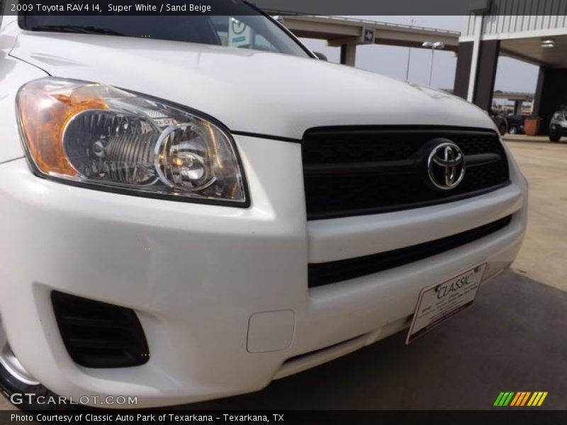 Super White / Sand Beige 2009 Toyota RAV4 I4