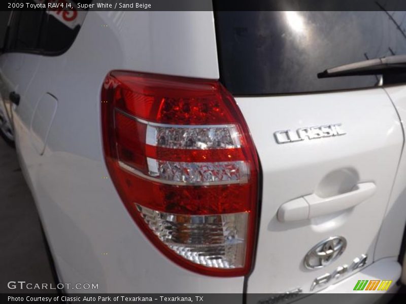 Super White / Sand Beige 2009 Toyota RAV4 I4