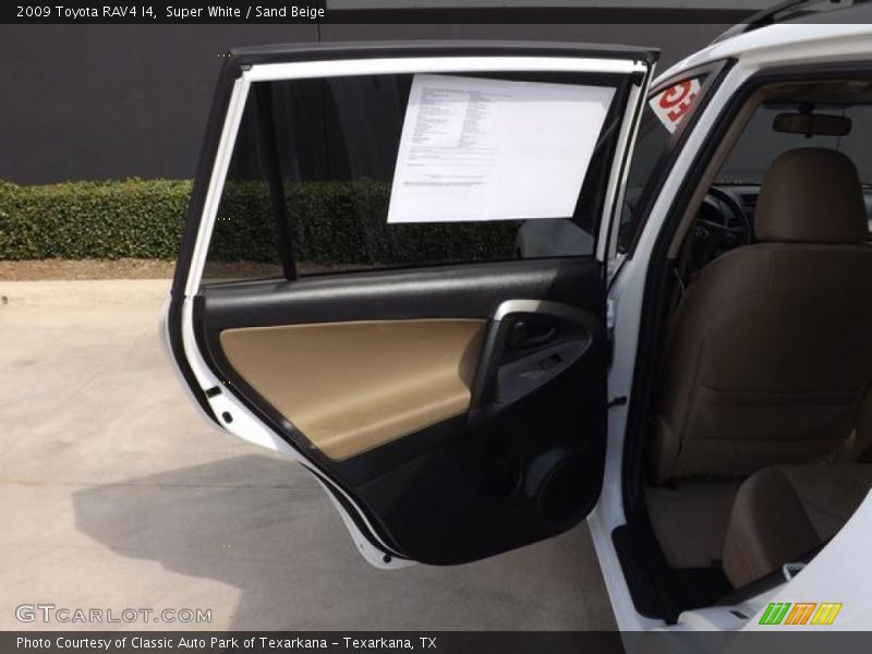 Super White / Sand Beige 2009 Toyota RAV4 I4