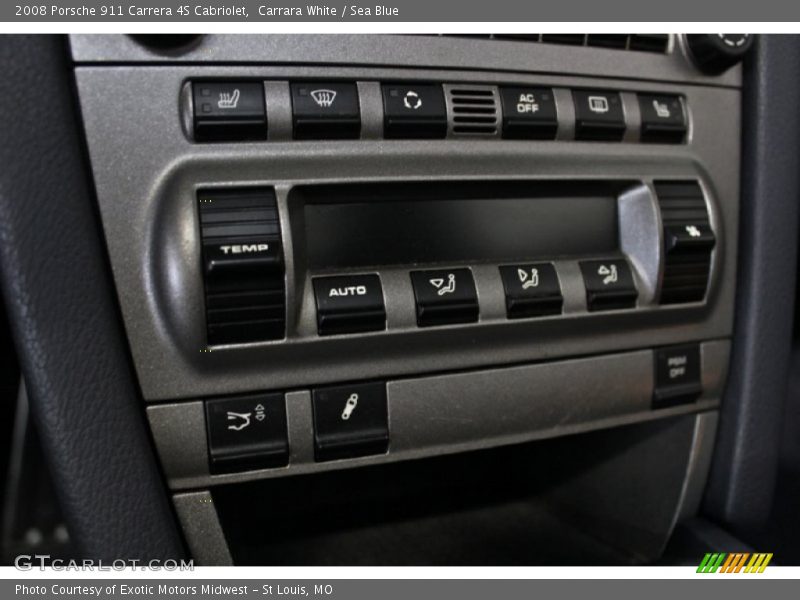 Controls of 2008 911 Carrera 4S Cabriolet