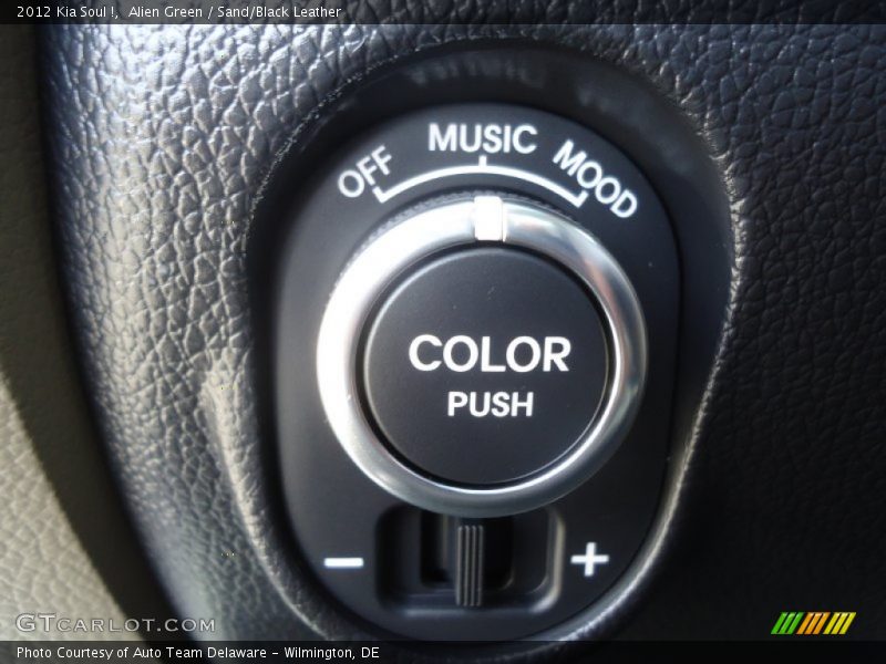 Alien Green / Sand/Black Leather 2012 Kia Soul !