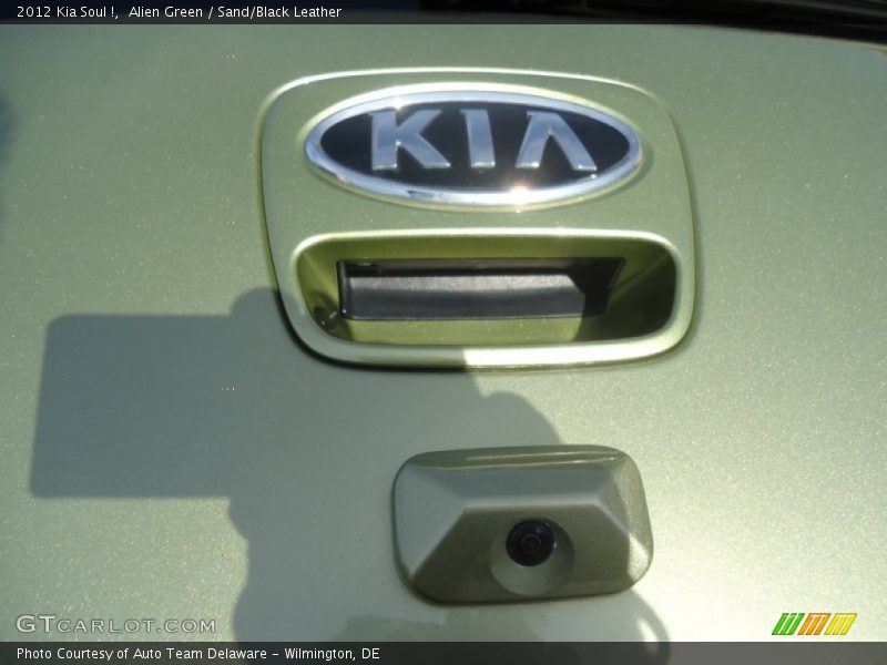 Alien Green / Sand/Black Leather 2012 Kia Soul !