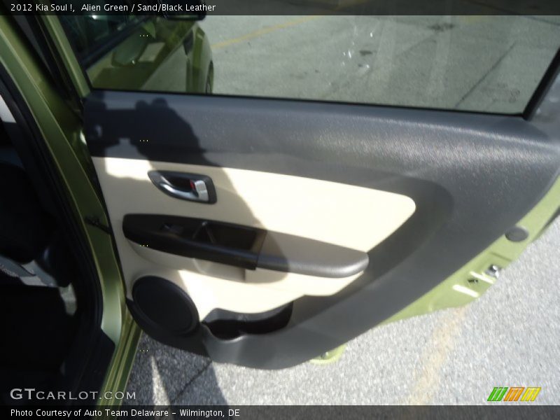 Alien Green / Sand/Black Leather 2012 Kia Soul !