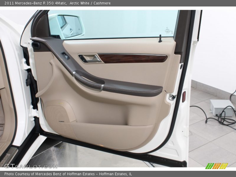 Arctic White / Cashmere 2011 Mercedes-Benz R 350 4Matic