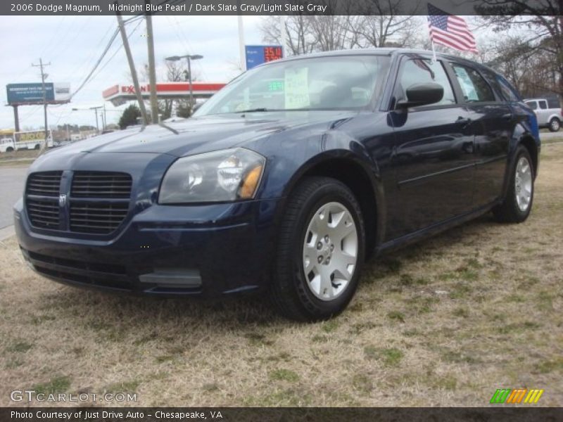 Front 3/4 View of 2006 Magnum 