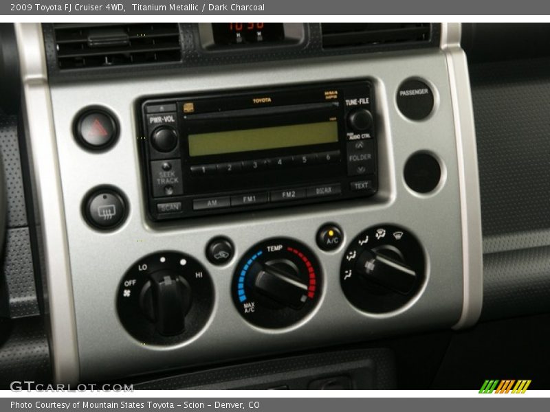 Titanium Metallic / Dark Charcoal 2009 Toyota FJ Cruiser 4WD