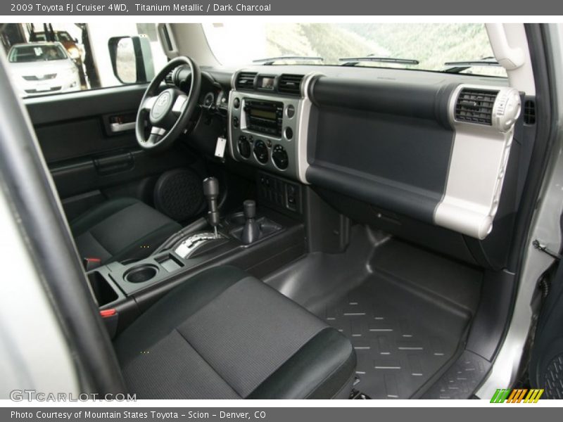 Titanium Metallic / Dark Charcoal 2009 Toyota FJ Cruiser 4WD