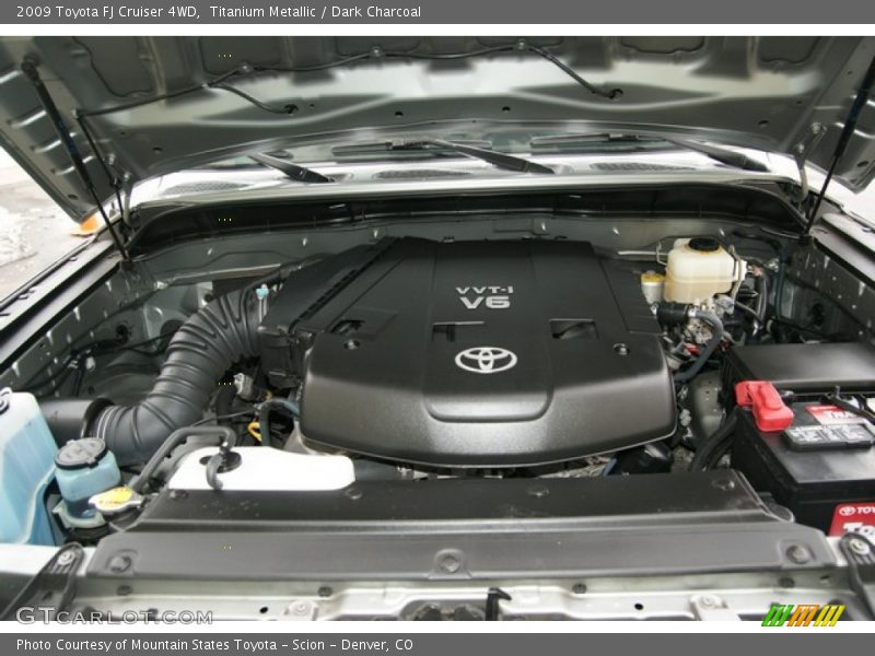 Titanium Metallic / Dark Charcoal 2009 Toyota FJ Cruiser 4WD