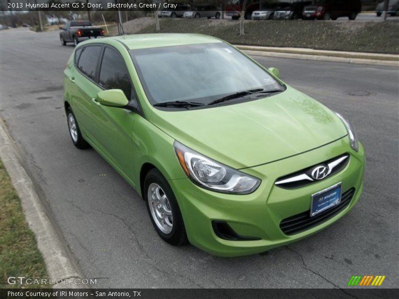 Electrolyte Green / Gray 2013 Hyundai Accent GS 5 Door