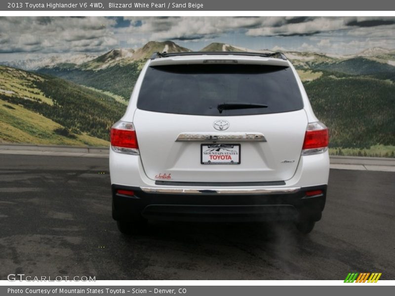 Blizzard White Pearl / Sand Beige 2013 Toyota Highlander V6 4WD