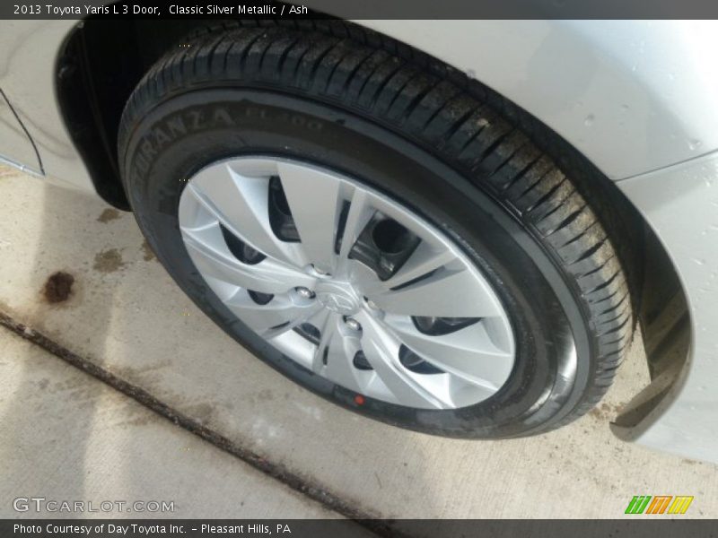 Classic Silver Metallic / Ash 2013 Toyota Yaris L 3 Door