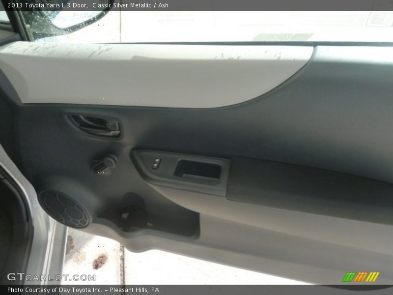 Classic Silver Metallic / Ash 2013 Toyota Yaris L 3 Door