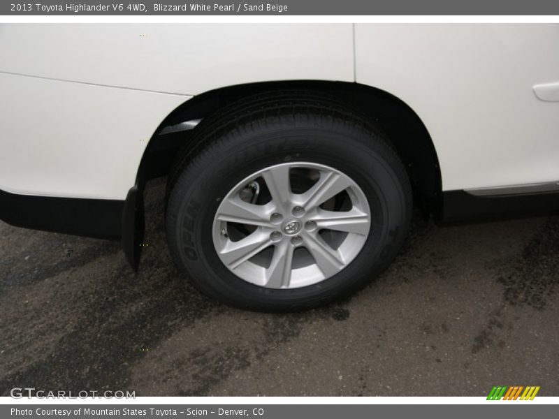 Blizzard White Pearl / Sand Beige 2013 Toyota Highlander V6 4WD