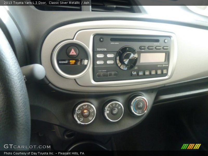 Classic Silver Metallic / Ash 2013 Toyota Yaris L 3 Door