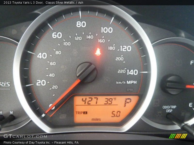 Classic Silver Metallic / Ash 2013 Toyota Yaris L 3 Door