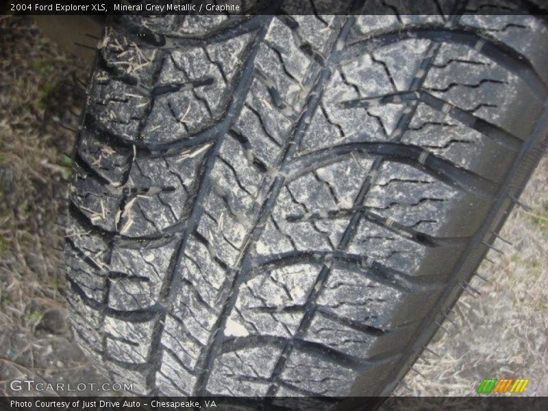 Mineral Grey Metallic / Graphite 2004 Ford Explorer XLS