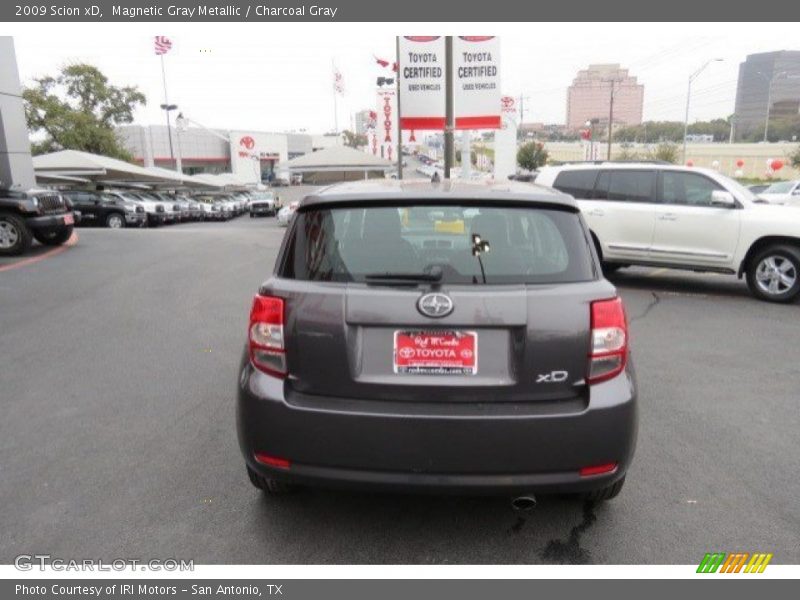 Magnetic Gray Metallic / Charcoal Gray 2009 Scion xD