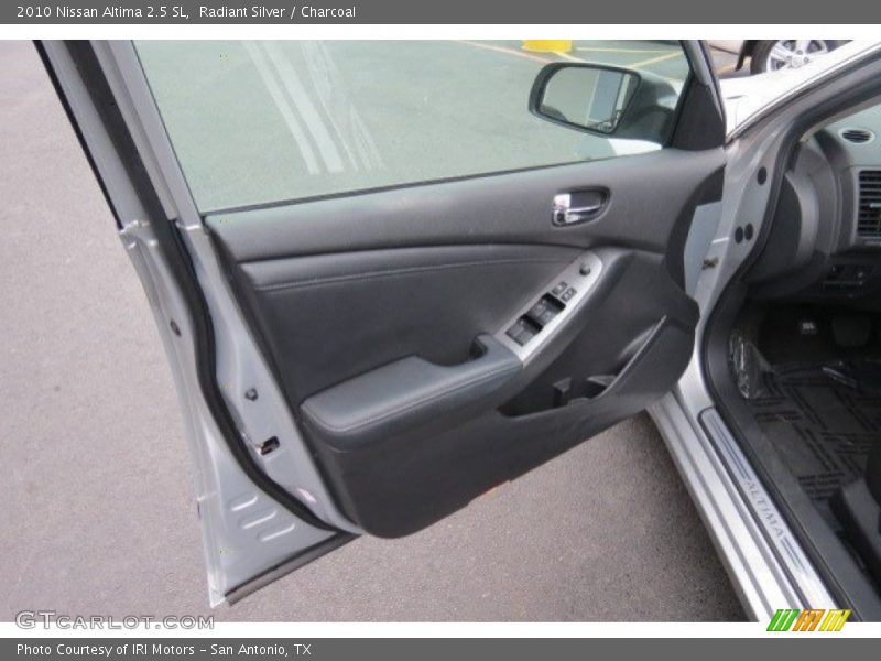 Radiant Silver / Charcoal 2010 Nissan Altima 2.5 SL