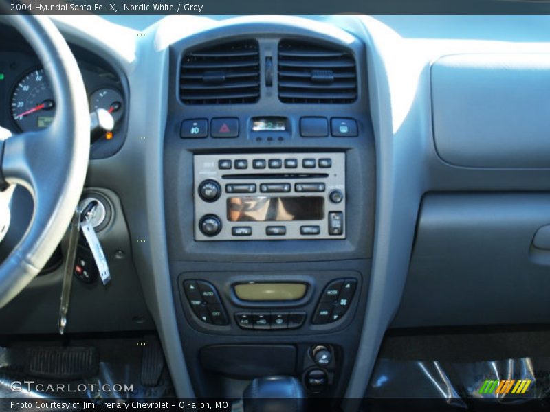 Nordic White / Gray 2004 Hyundai Santa Fe LX