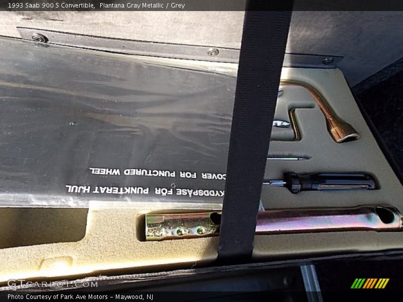 Plantana Gray Metallic / Grey 1993 Saab 900 S Convertible