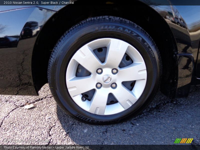 Super Black / Charcoal 2010 Nissan Sentra 2.0