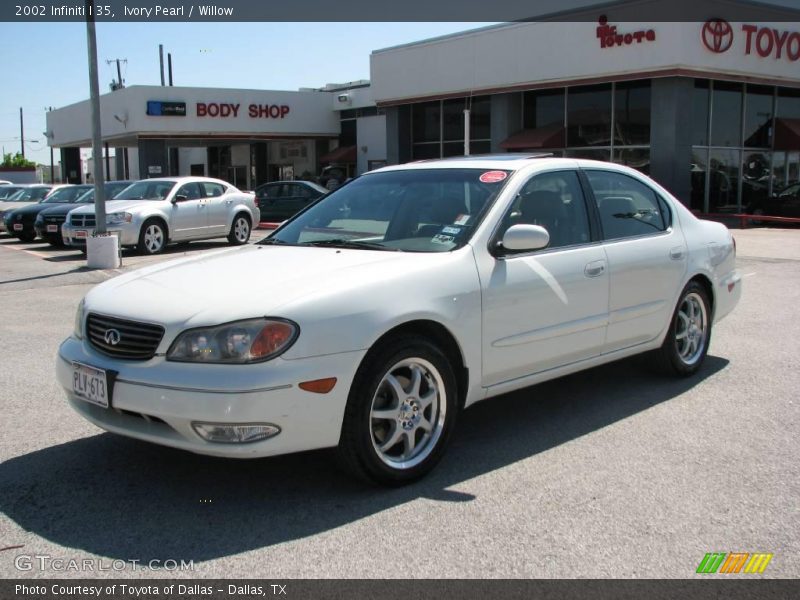Ivory Pearl / Willow 2002 Infiniti I 35