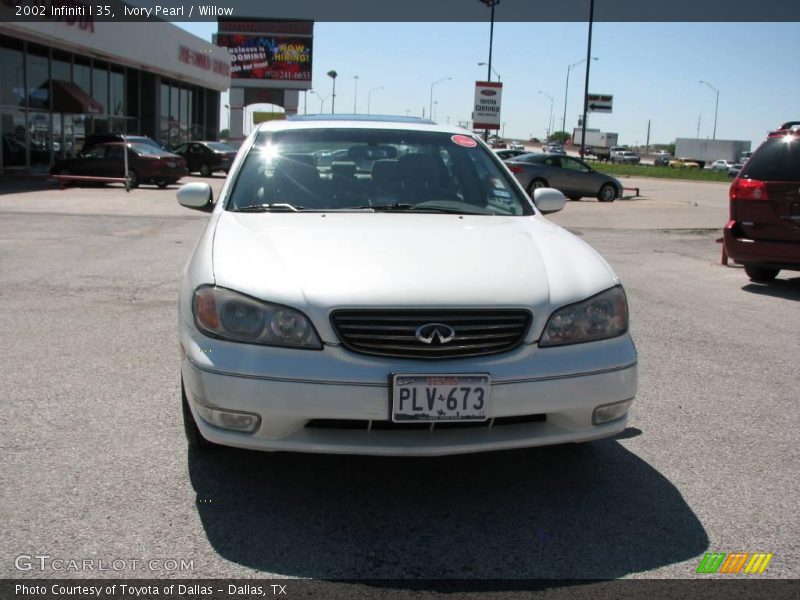 Ivory Pearl / Willow 2002 Infiniti I 35