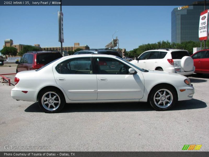 Ivory Pearl / Willow 2002 Infiniti I 35