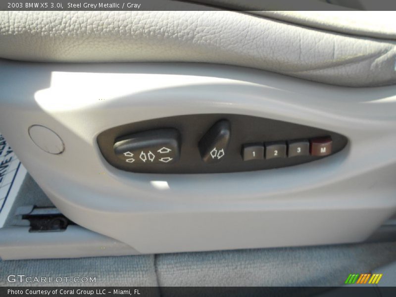 Controls of 2003 X5 3.0i